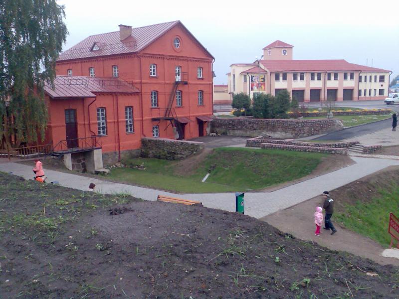 ����� ����