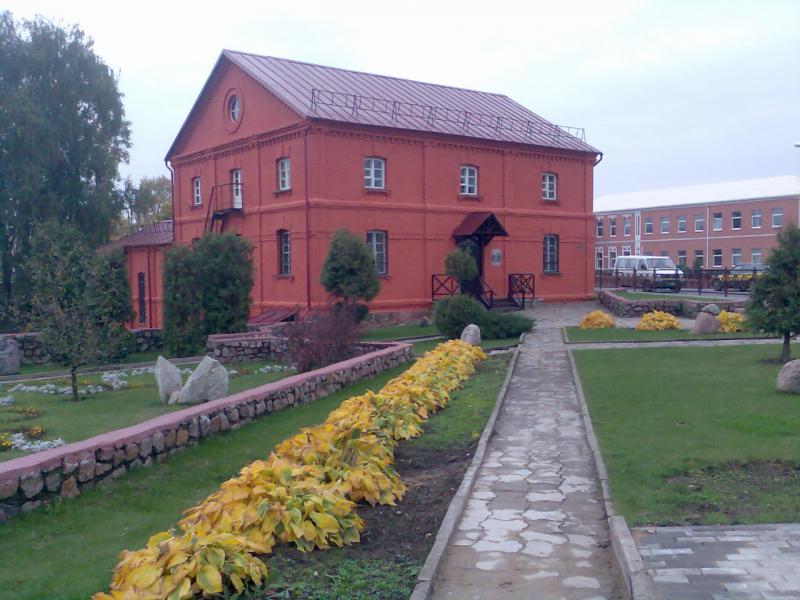 ����� ����